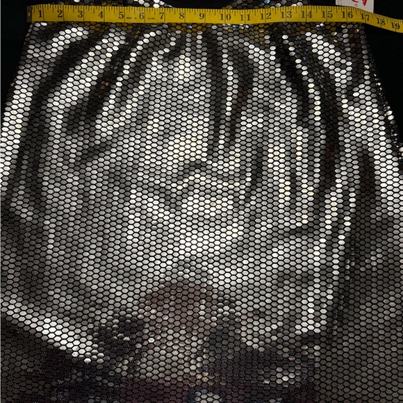 Shiny, sensual chemise - Picture 4 of 8